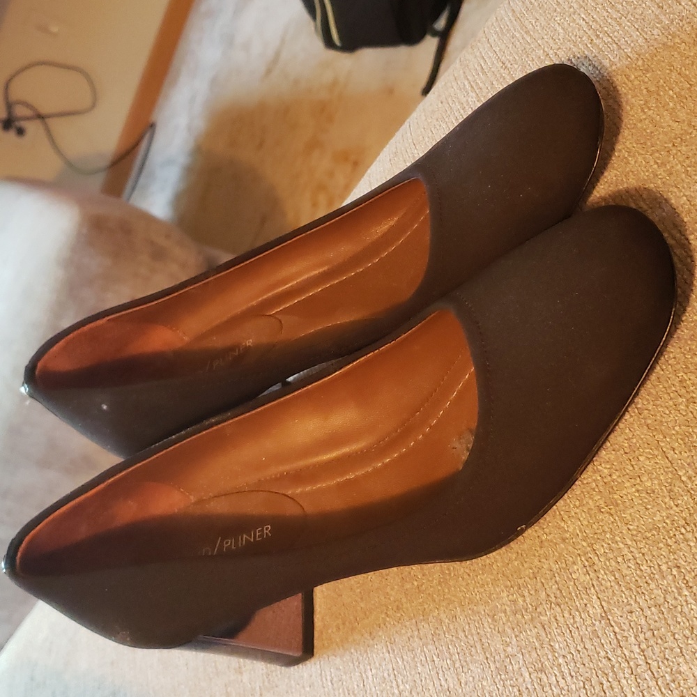DONALD J PLINER 8M STYLE CORIN FIRM ON PRICE